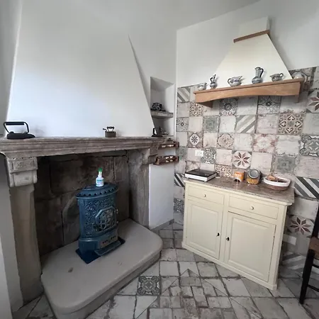 Camelia - A 7 Min Dalla Rocchetta Mattei דירה