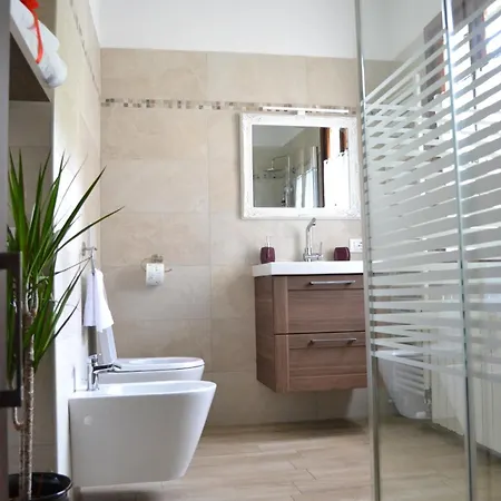 Camelia - A 7 Min Dalla Rocchetta Mattei